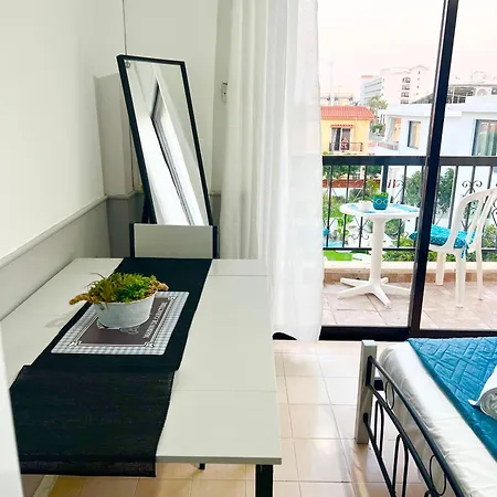 Azul By The C Apartment